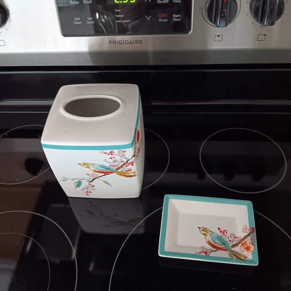 Lenox Simply Fine Chirp Tissue Box and Tray Set